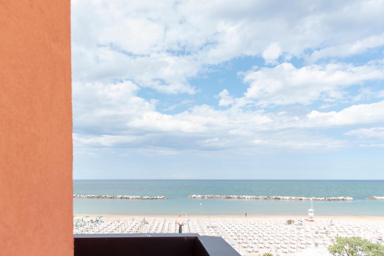Hotel Giorgetti Orange Bellaria-Igea Marina Exterior foto